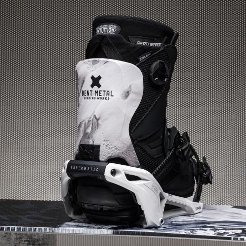 BENT METAL W LIGHTNING SUPERMATIC WHITE 25_26 - 04-12-2025/176487787117552624824.jpg