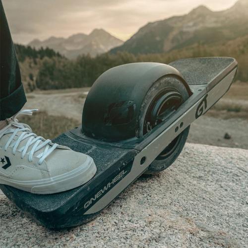 ONEWHEEL GT FENDER MISSISSIPPI MUD -  07-07-2023/1688732552gtfender_lifestyleshot_02_900x900_30e1ce99-1f19-4f3f-97db-30f64546e364_900x.jpeg