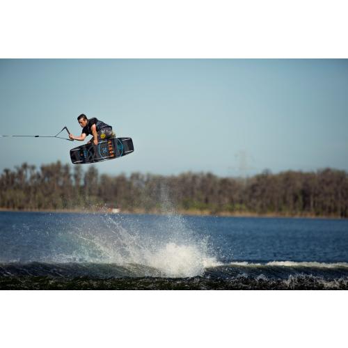 RONIX DISTRICT matte black_blue_orange -  15-04-2018/1523787172chad-sharpe-03-full-1.jpg