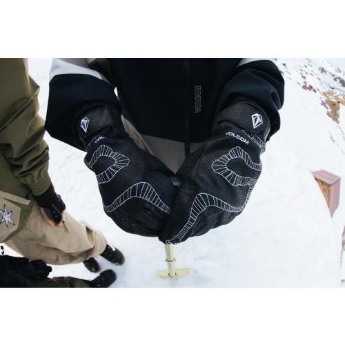 VOLCOM HIPEE GLOVE J6852609 BLK -  16-09-2025/1758057851j6852609_blk_lifestyle-2.jpg
