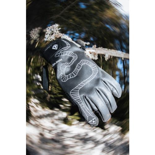 VOLCOM HIPEE GLOVE J6852609 BLK -  16-09-2025/1758057859j6852609_blk_lifestyle-3.jpg