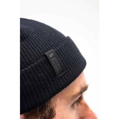 MONS ROYALE MCFISH BEANIE LOGO black -  19-01-2023/1674136586prev_preview.-11.jpeg